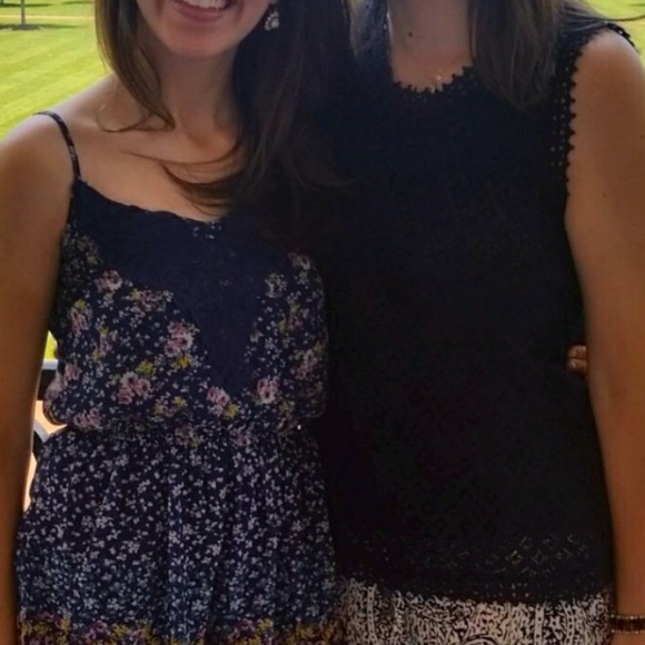 Navy sleeveless top - Picture 5 of 5